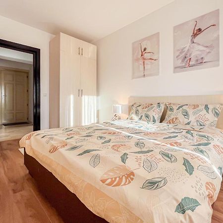 יאשי Uniquemoments Airport Apartment & Secure Parking & Airport Shuttle מראה חיצוני תמונה